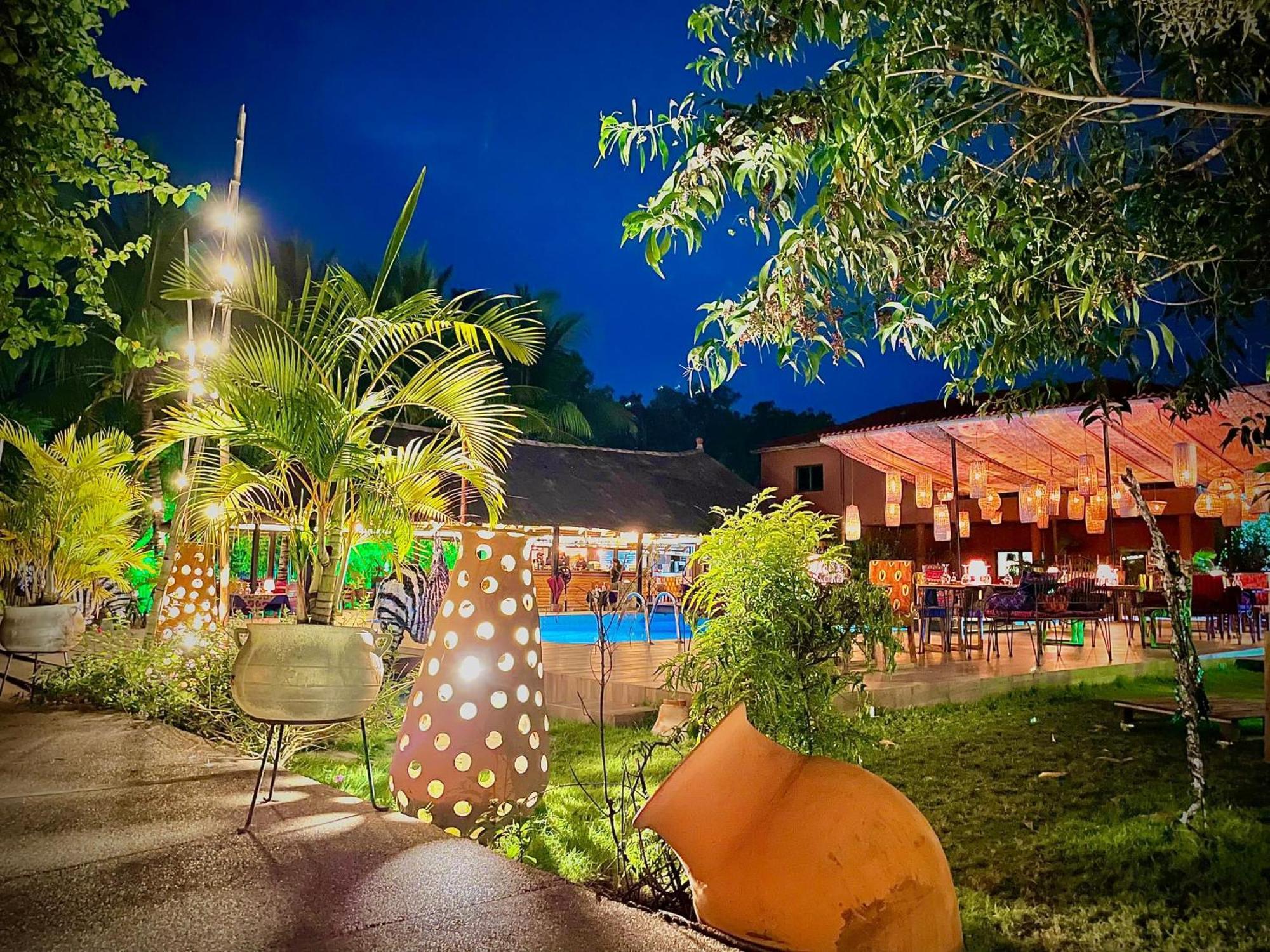 Le Patio Hotel Lome Exterior photo