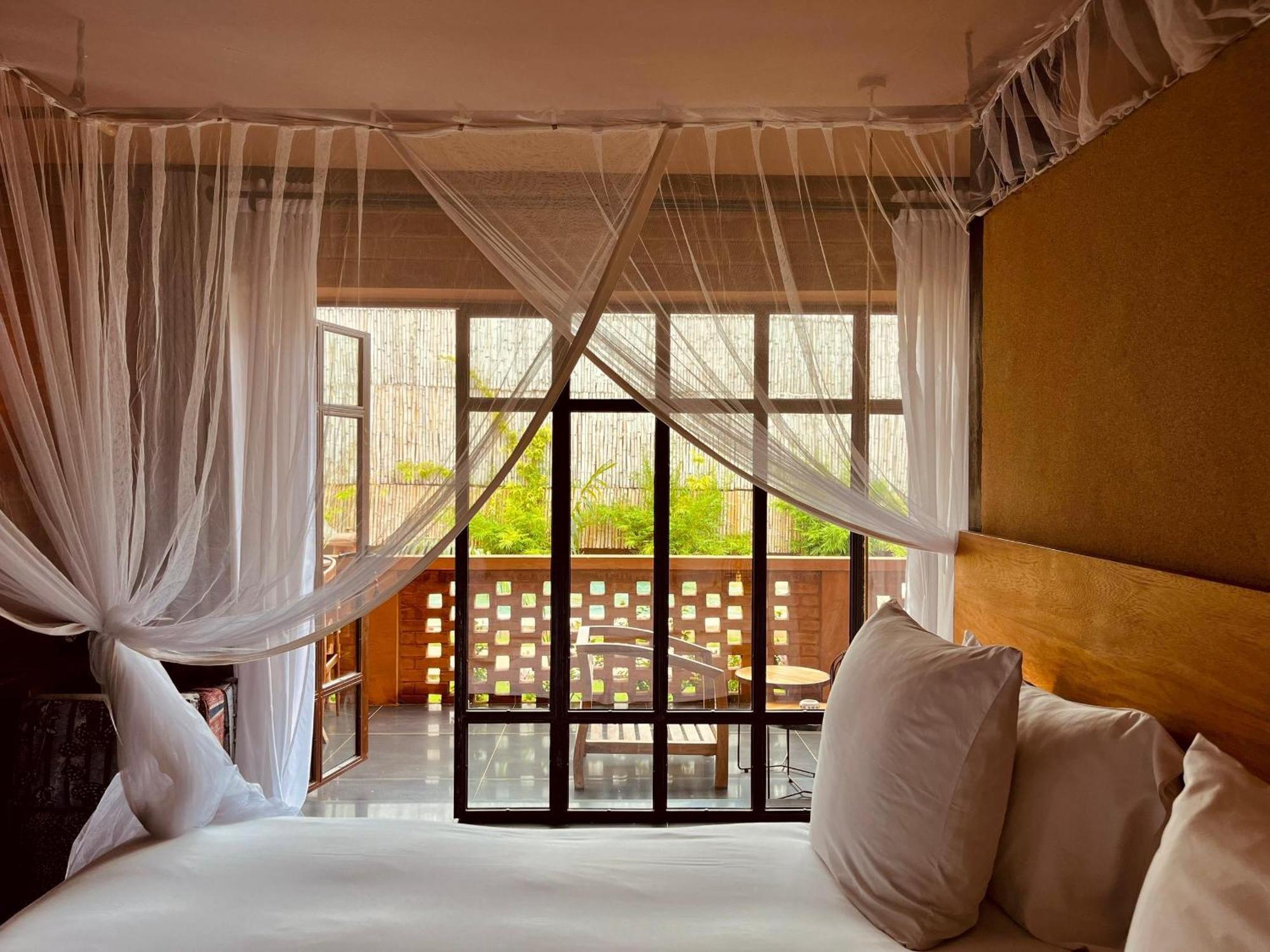 Le Patio Hotel Lome Exterior photo